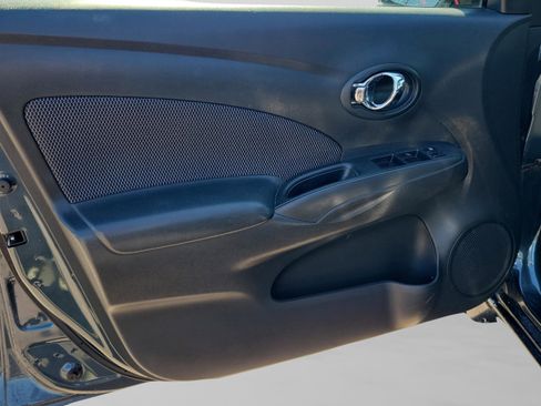 Used 2015 Nissan Versa SV image 17