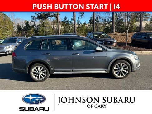 Used 2017 Volkswagen Golf Alltrack SE image 3