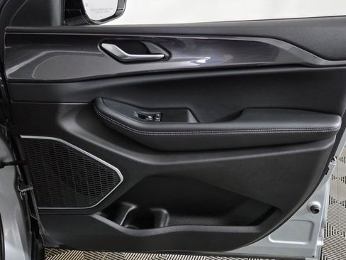 Used 2022 Jeep Grand Cherokee L Altitude image 38