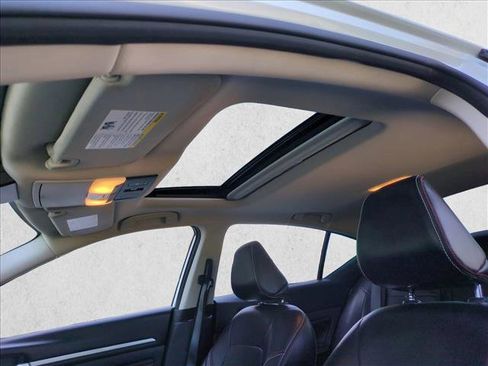 Used 2023 Nissan Altima 2.5 SR w/ SR Premium Package image 15