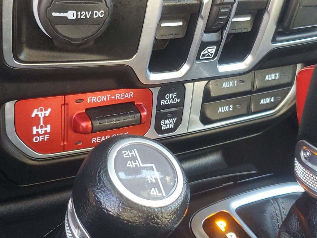 Used 2025 Jeep Wrangler Unlimited Rubicon AWD/4WD image 21