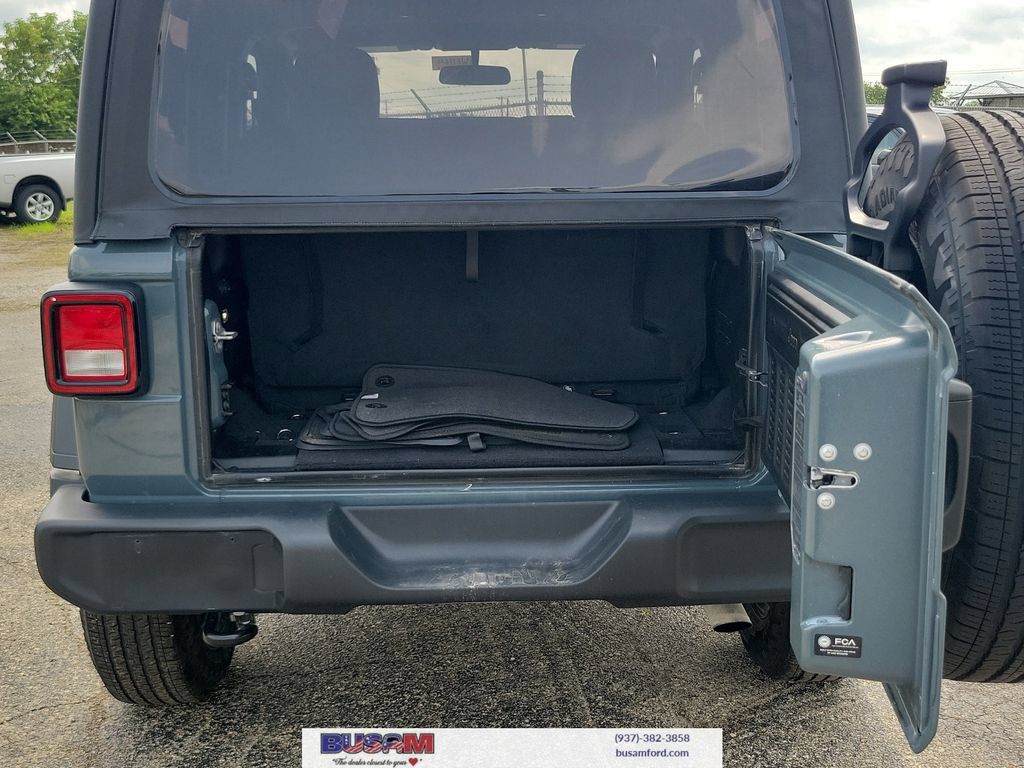 Used 2025 Jeep Wrangler Sport AWD/4WD image 6