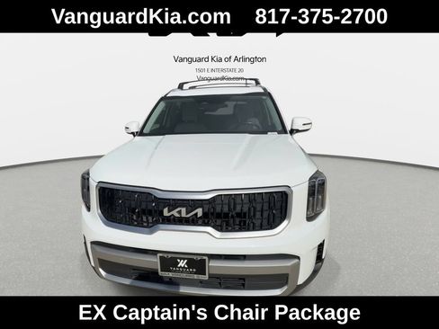 Used 2023 Kia Telluride EX w/ EX Captain's Chair Package FWD image 3