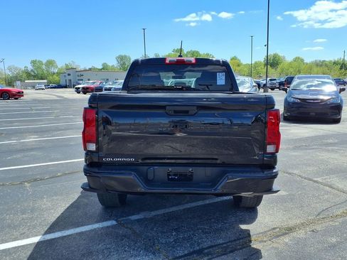 Used 2024 Chevrolet Colorado W/T image 6