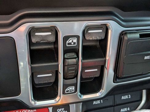Used 2020 Jeep Gladiator Mojave AWD/4WD image 24