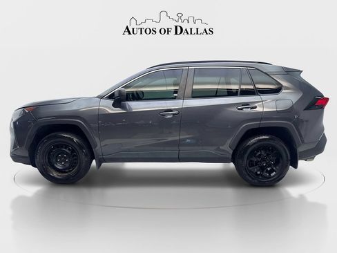 Used 2021 Toyota RAV4 LE FWD image 4