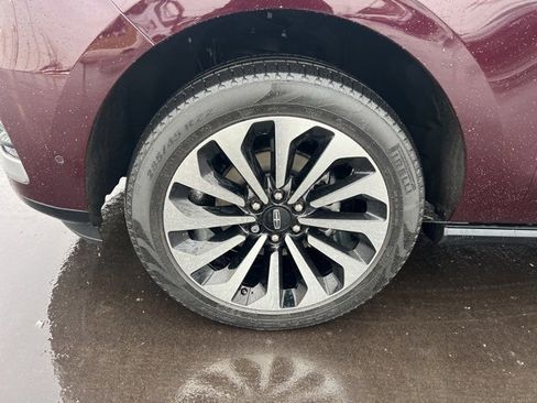 Used 2024 Lincoln Navigator Reserve image 9