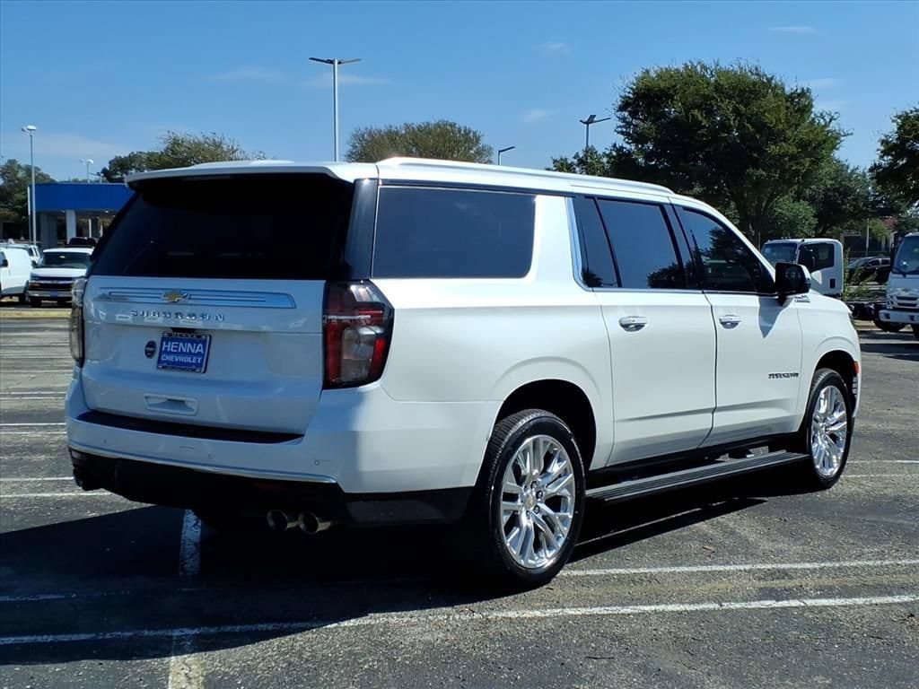 Used 2021 Chevrolet Suburban High Country w/ Premium Package AWD/4WD image 6