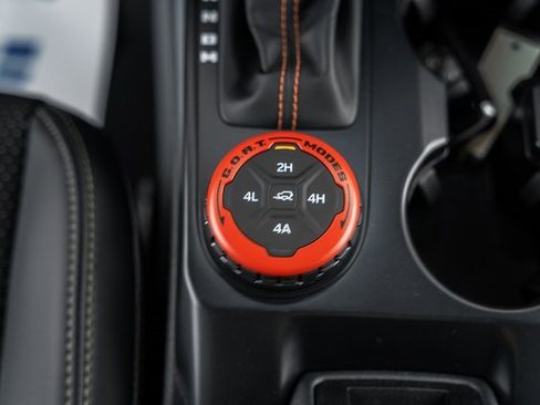 New 2025 Ford Bronco Outer Banks w/ Sasquatch Package image 32