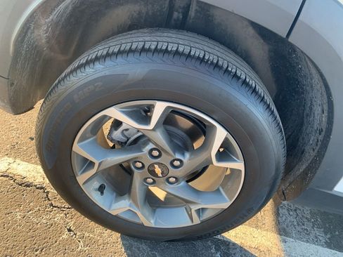 Used 2025 Chevrolet Trax LT w/ LT Convenience Package image 25