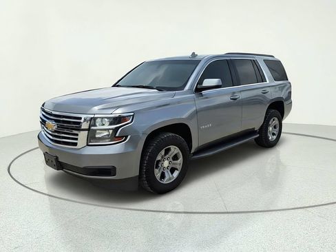 Used 2018 Chevrolet Tahoe LS RWD image 2