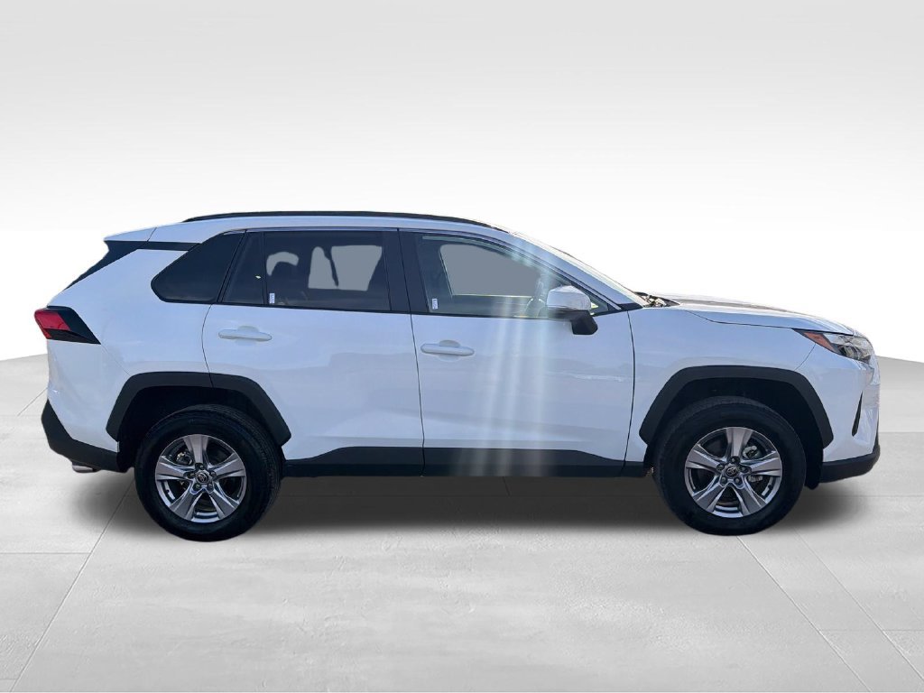 Used 2025 Toyota RAV4 XLE FWD image 6