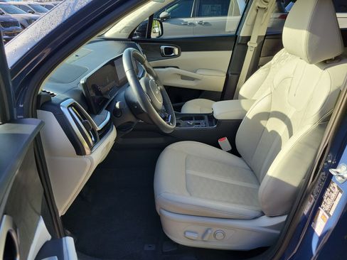 Certified 2025 Kia Sorento X-Line EX AWD/4WD image 21