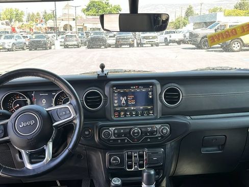 Used 2022 Jeep Gladiator Overland w/ Popular Equipment Package AWD/4WD image 23