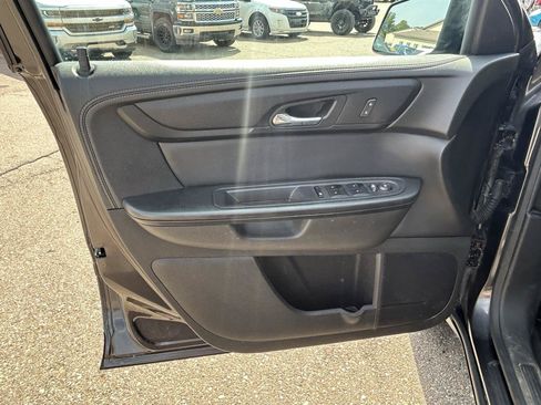 Used 2015 GMC Acadia SLE FWD image 15