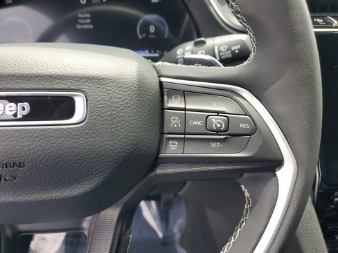 Used 2024 Jeep Grand Cherokee L Altitude image 25