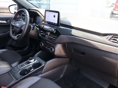 Certified 2025 Ford Escape ST-Line Select AWD/4WD image 39