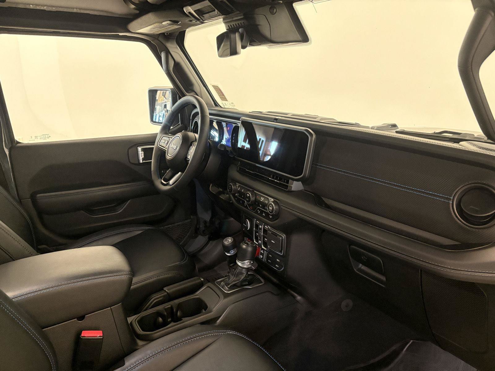 Used 2024 Jeep Wrangler Unlimited Rubicon 4xe AWD/4WD image 56