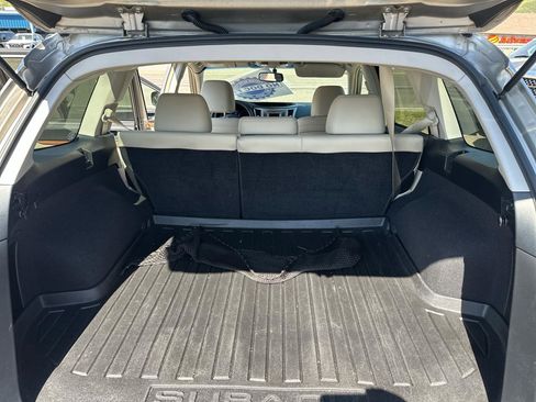 Used 2014 Subaru Outback 2.5i Limited image 17