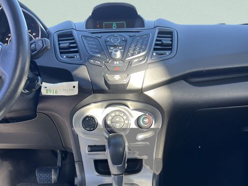 Used 2015 Ford Fiesta SE image 10