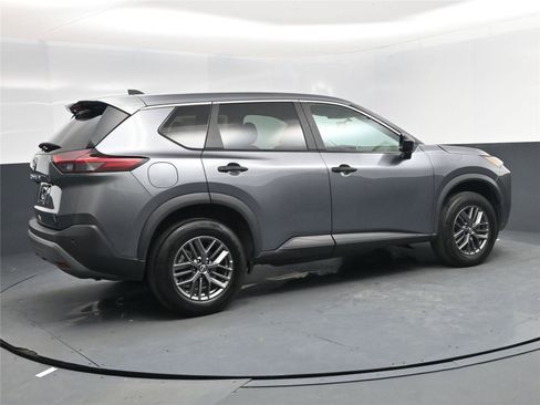 Used 2023 Nissan Rogue S image 4