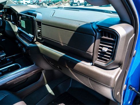 Used 2022 Chevrolet Silverado 1500 LTZ w/ LTZ Premium Package AWD/4WD image 28