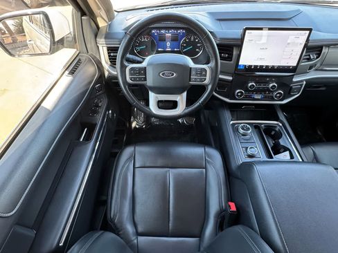 Used 2023 Ford Expedition Max XLT image 13