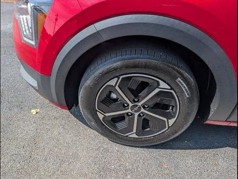 Used 2024 Kia Niro EX image 5