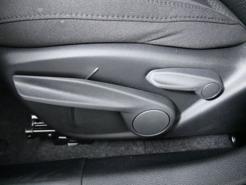 Used 2024 Jeep Compass Sport image 33