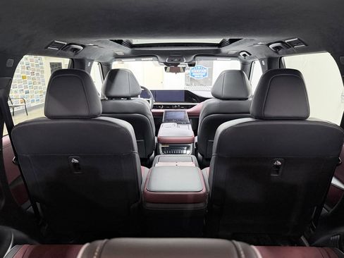 Used 2025 INFINITI QX80 Autograph w/ Premium Cargo Package AWD/4WD image 28