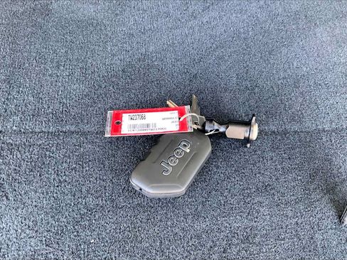 Used 2026 Jeep Wrangler Sport AWD/4WD image 15