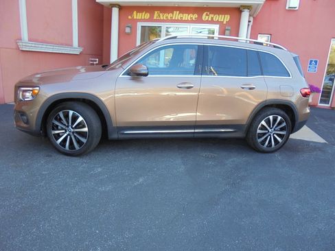 Used 2022 Mercedes-Benz GLB 250 4MATIC image 3