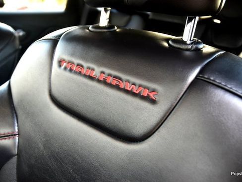 Used 2022 Jeep Cherokee Trailhawk w/ Trailer Tow Group image 10