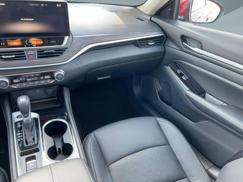 Used 2025 Nissan Altima 2.5 SL FWD image 29