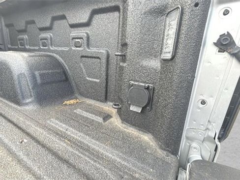 Used 2022 GMC Sierra 1500 SLT w/ X31 Off-Road Package image 16