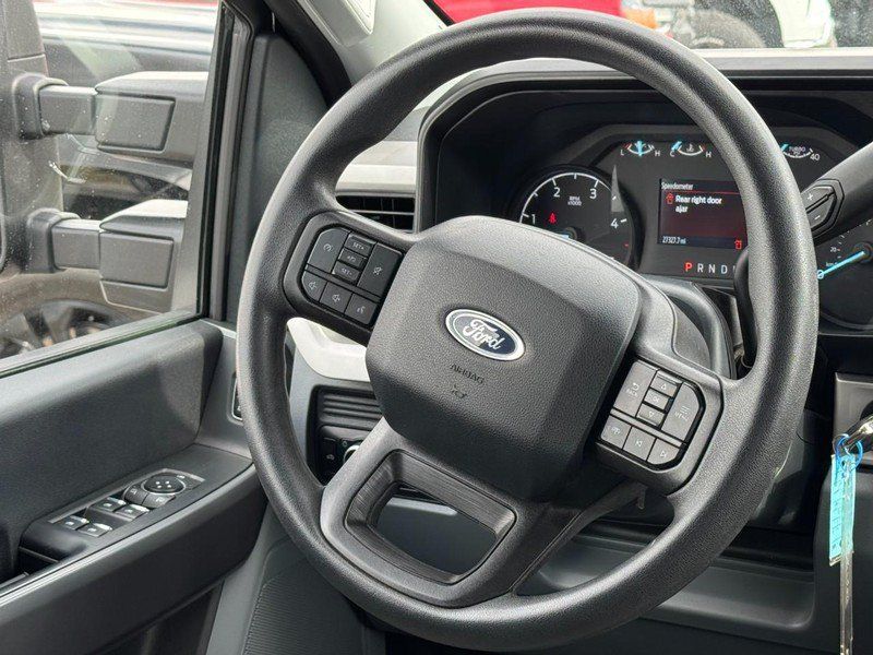Used 2025 Ford F350 XLT AWD/4WD image 12