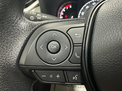 Used 2025 Toyota RAV4 XLE AWD/4WD image 19
