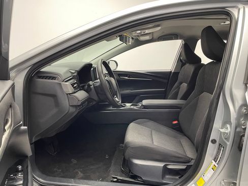 Used 2025 Toyota Camry LE FWD image 12