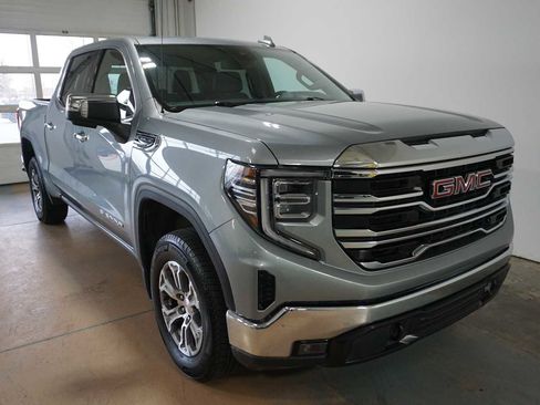 Certified 2025 GMC Sierra 1500 SLT image 6