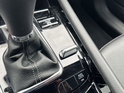 Used 2024 Jeep Compass Limited image 28