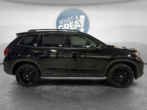 Used 2025 Honda Passport Black Edition image 2