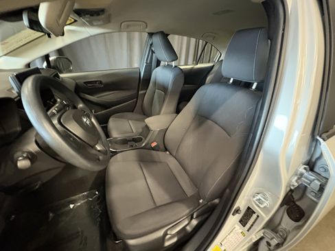 Used 2024 Toyota Corolla LE image 5