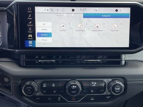 Used 2024 Jeep Wrangler Unlimited Sahara image 9