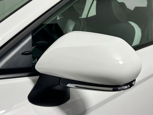 New 2026 Toyota Camry SE image 12