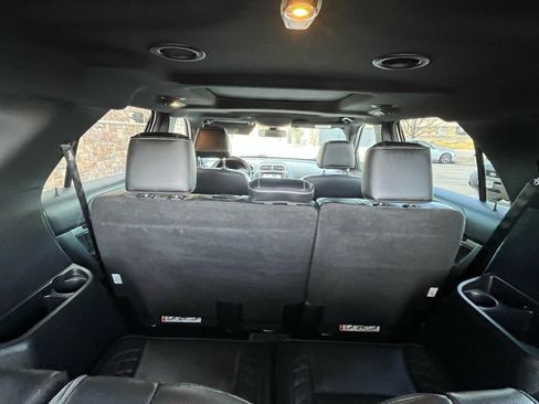 Used 2017 Ford Explorer Platinum image 29