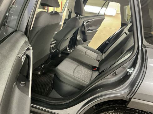 Used 2020 Toyota RAV4 XLE w/ XLE Grade Weather Package AWD/4WD image 13