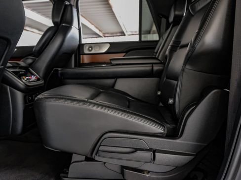 Used 2021 Lincoln Navigator L Reserve w/ Luxury Package AWD/4WD image 38