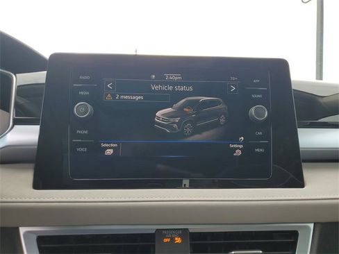 Certified 2025 Volkswagen Taos SE w/ Panoramic Sunroof Package image 20
