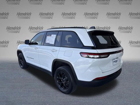 Used 2024 Jeep Grand Cherokee Altitude image 7