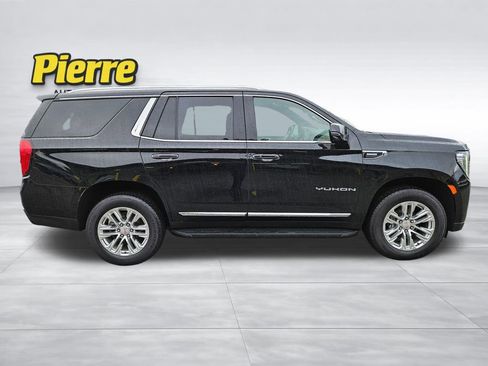 Used 2023 GMC Yukon SLT w/ SLT Premium Package image 3